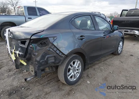 2017 Toyota Yaris Ia из США, поврежденный, VIN 3MYDLBYV2HY182288